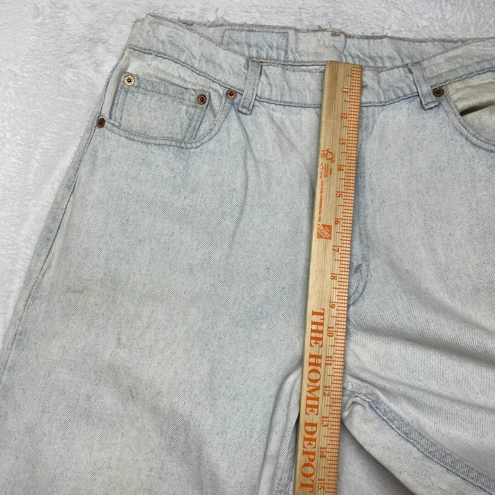 Vintage Levi's Jeans Men's Blue Denim Relaxed Fit Tapered Leg Zip‎ Fly - 32X31.5